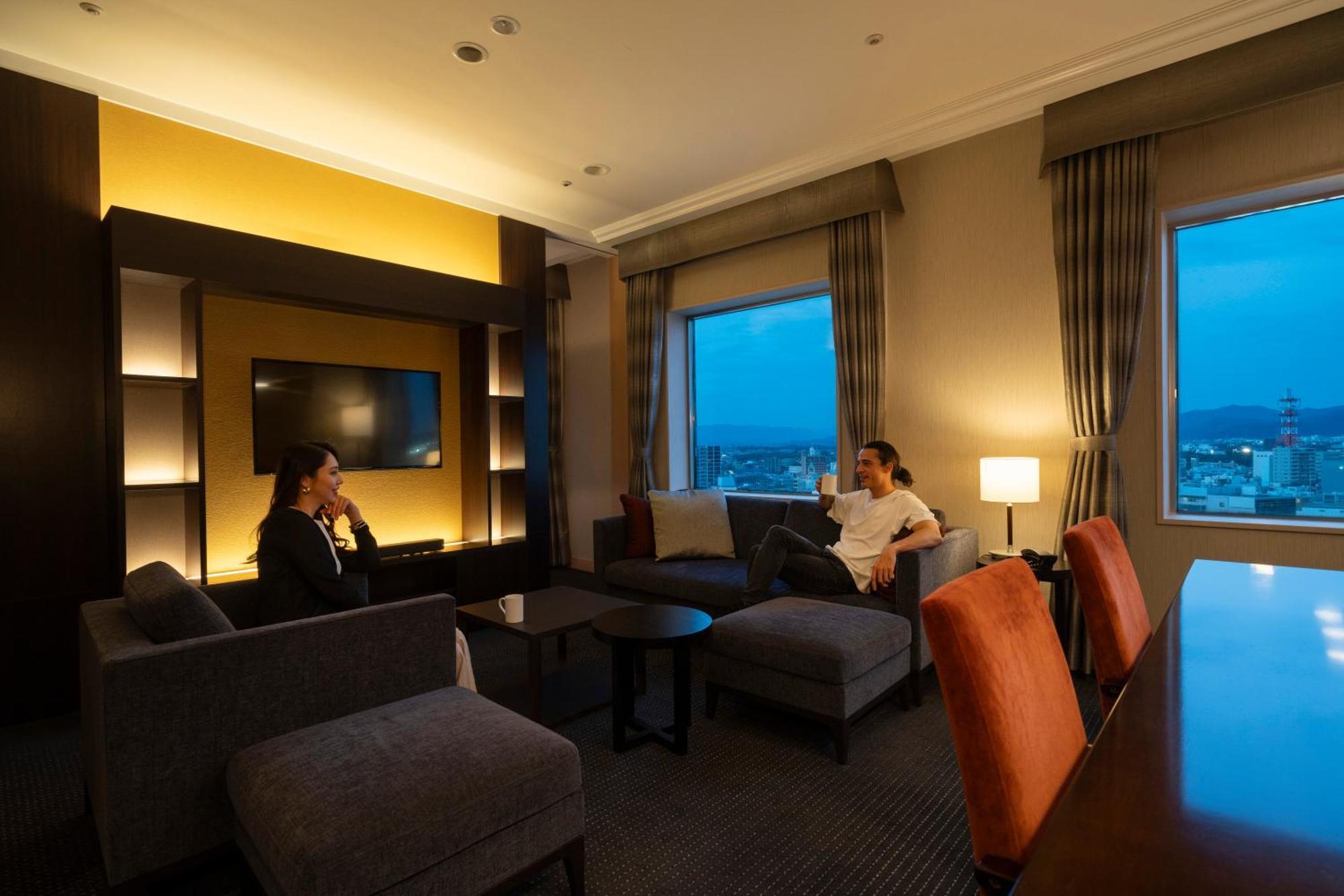 Hotel Associa Toyohashi Buitenkant foto Club Lounge at the hotel