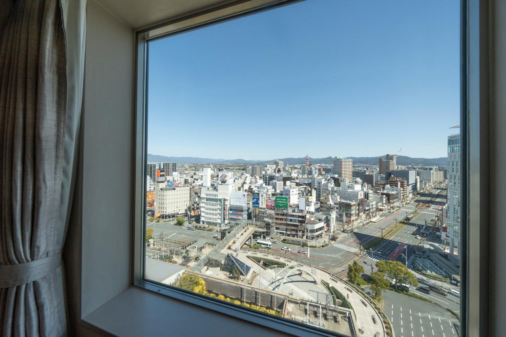 Hotel Associa Toyohashi Buitenkant foto View from a window